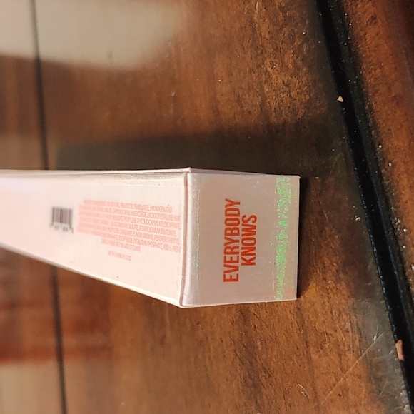 Everybody knows supreme gloss Jeffree star - Picture 2 of 5